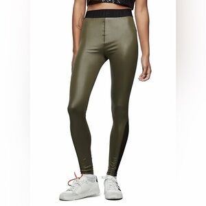 True Religion Green Performance Mesh Leg Leggings Size Large